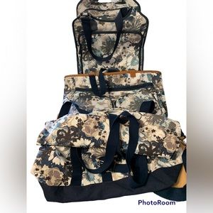 31 Brushed Bloom Travel set